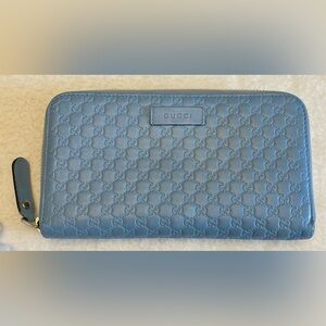 Gucci Authentic Vintage Light Blue Mini-Monogram Textured Zippy Wallet
